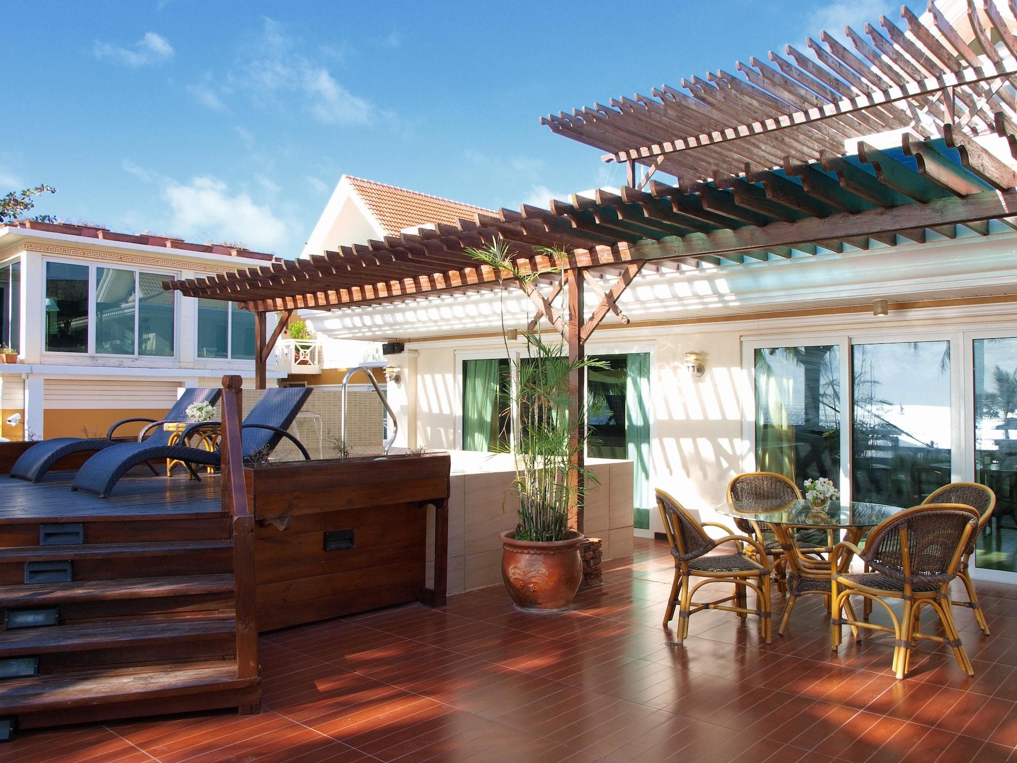 Hotel Boracay Mandarin Island 4*