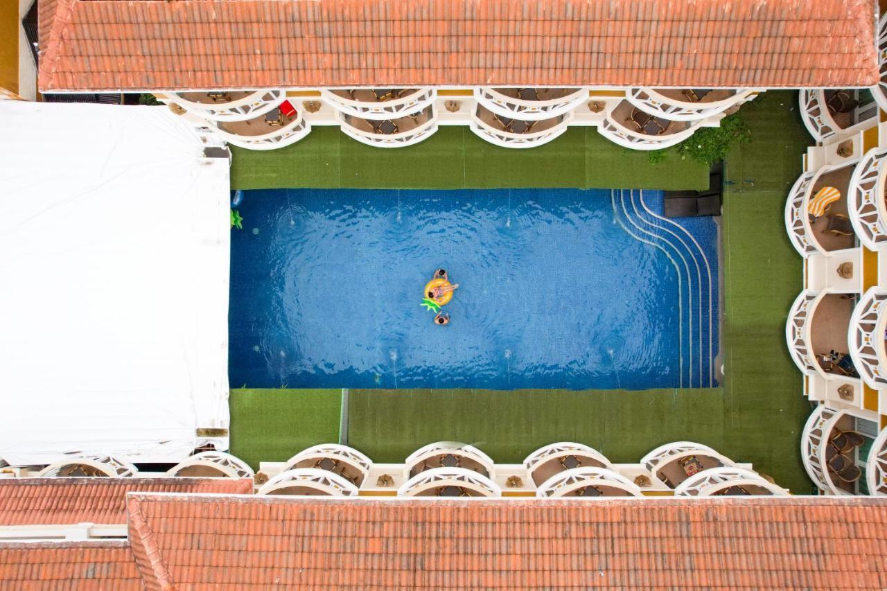 Hotel Boracay Mandarin Island